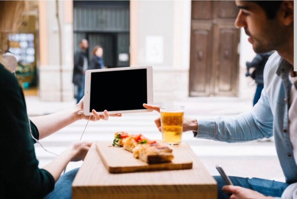 How Restaurant Websites Can Influence Customer Booking Decisions